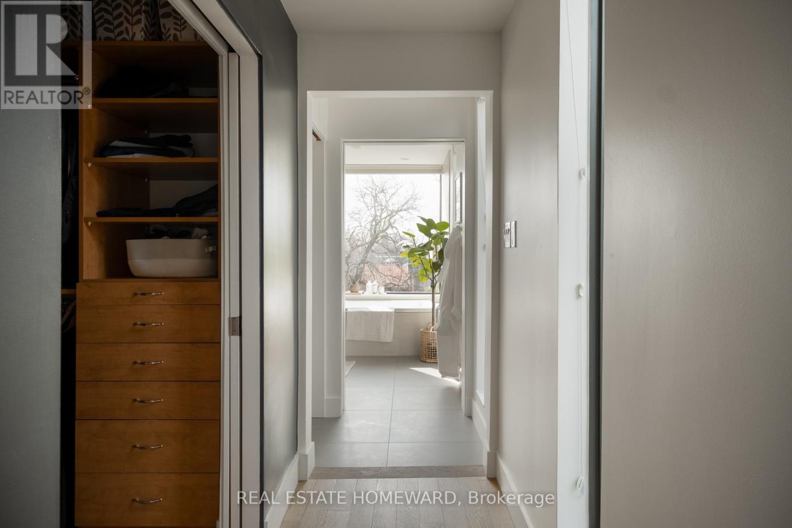 31 Riverdale Avenue, Toronto, Ontario  M4K 1C2 - Photo 21 - E12940530