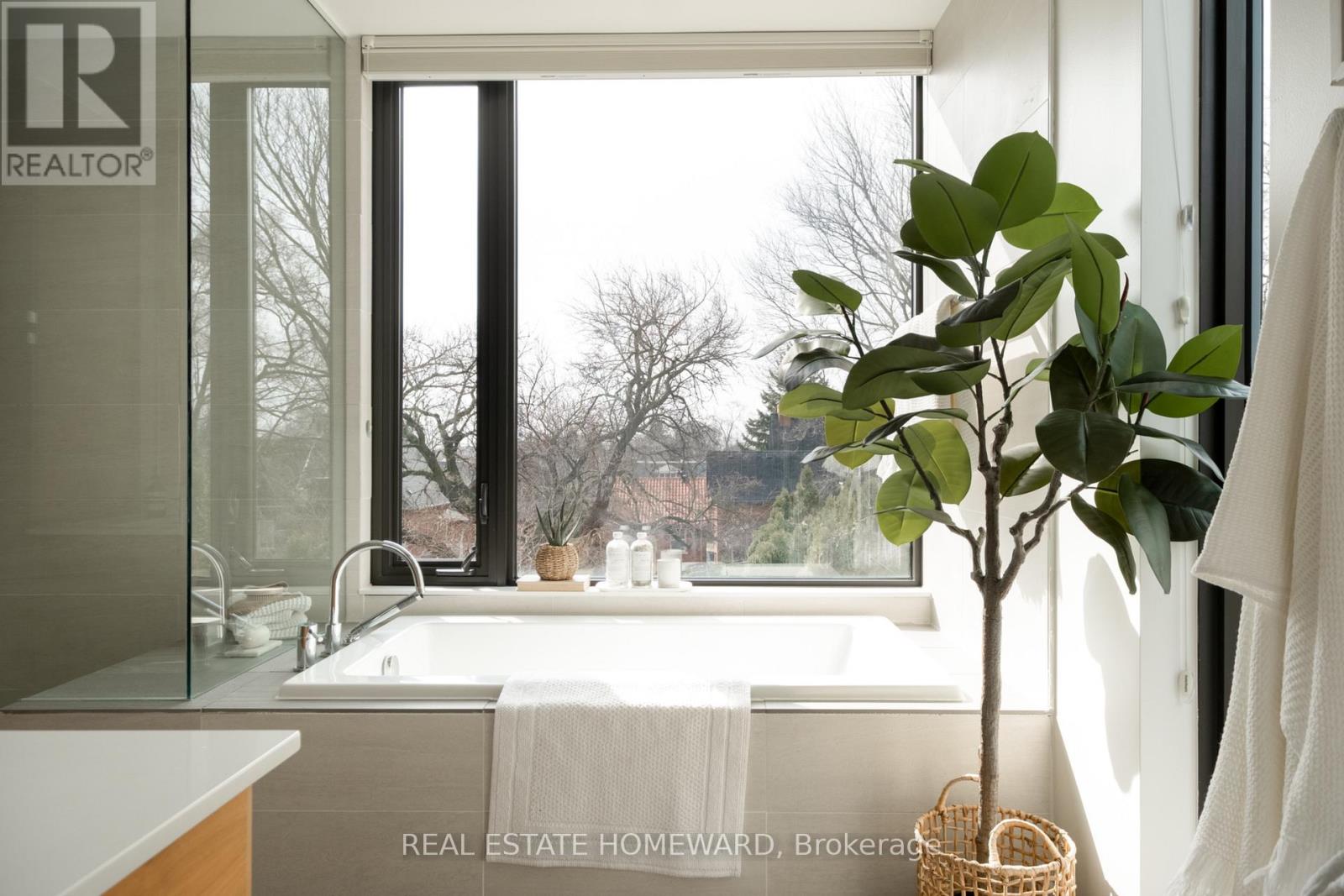 31 Riverdale Avenue, Toronto, Ontario  M4K 1C2 - Photo 24 - E12940530