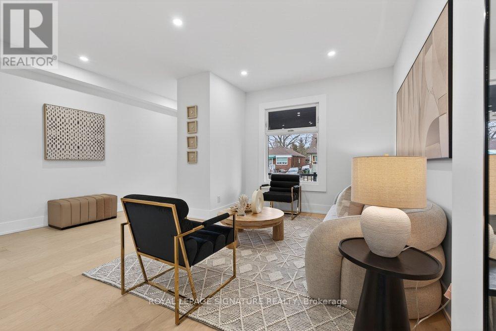 290 Chisholm Avenue, Toronto, Ontario  M4C 4W7 - Photo 11 - E12940538