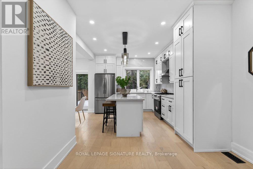 290 Chisholm Avenue, Toronto, Ontario  M4C 4W7 - Photo 14 - E12940538