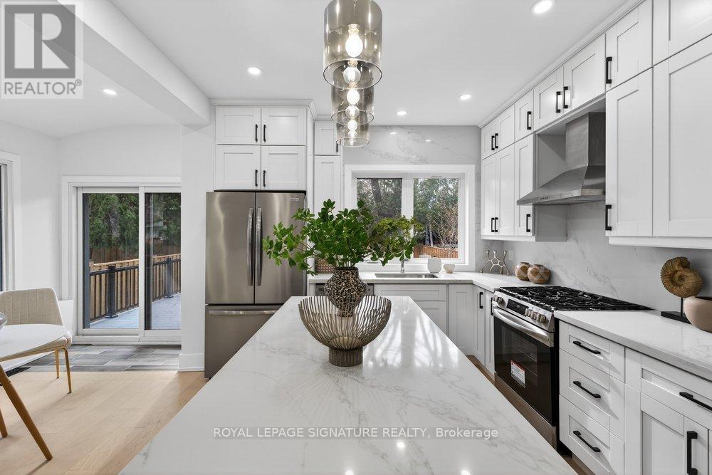 290 Chisholm Avenue, Toronto, Ontario  M4C 4W7 - Photo 15 - E12940538