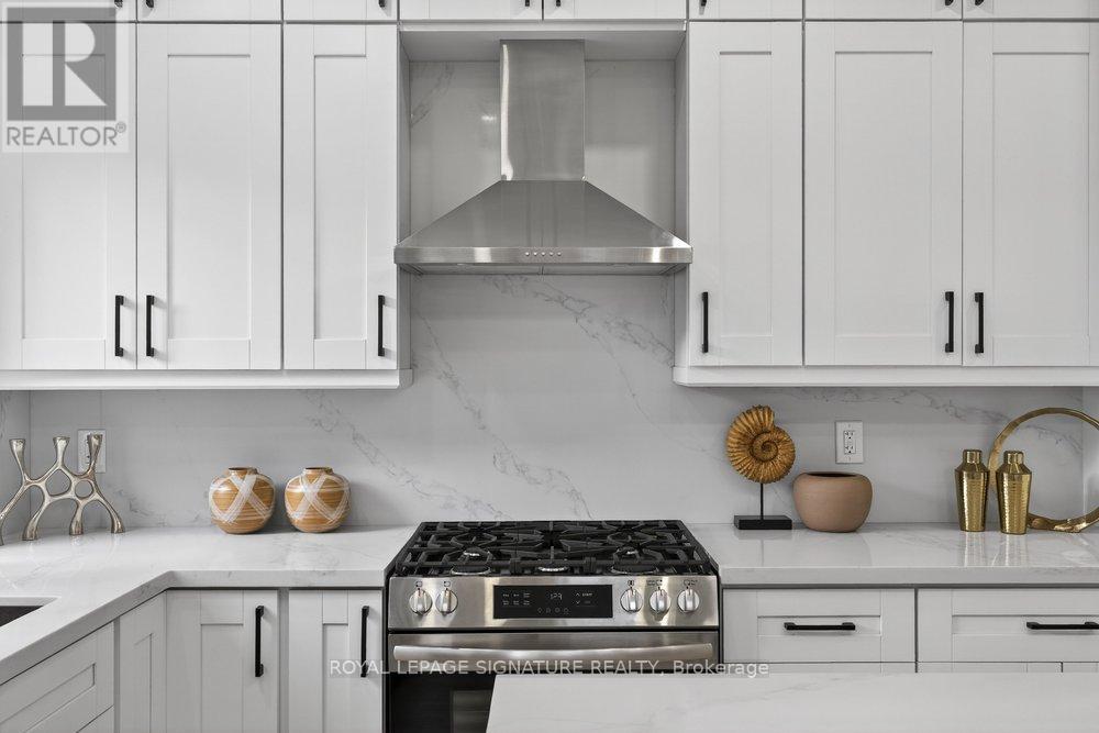 290 Chisholm Avenue, Toronto, Ontario  M4C 4W7 - Photo 17 - E12940538