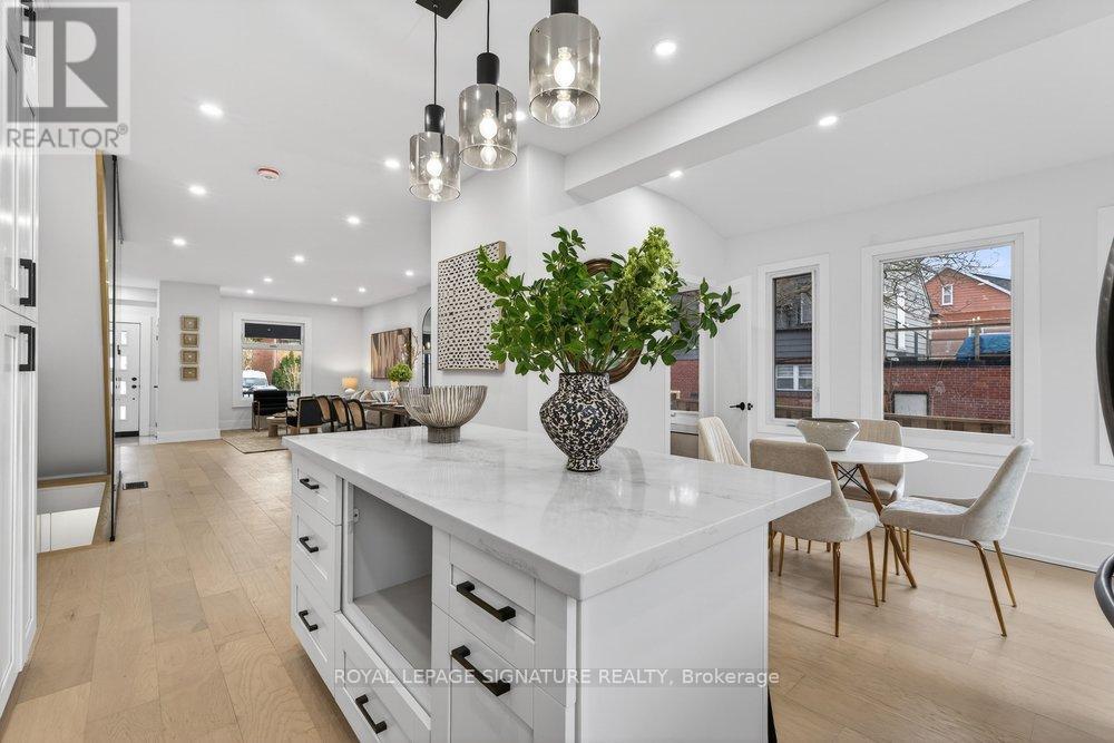 290 Chisholm Avenue, Toronto, Ontario  M4C 4W7 - Photo 18 - E12940538