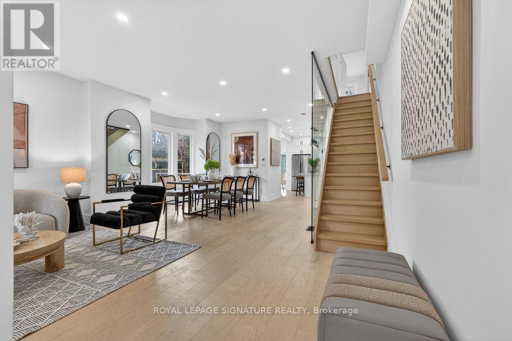 290 Chisholm Avenue, Toronto, Ontario  M4C 4W7 - Photo 5 - E12940538