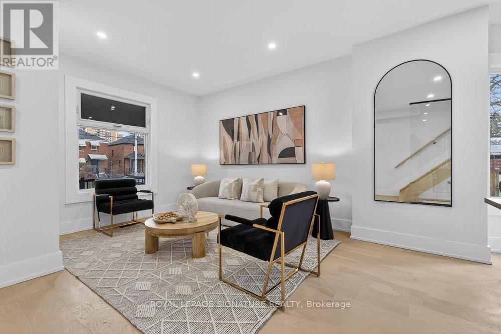 290 Chisholm Avenue, Toronto, Ontario  M4C 4W7 - Photo 7 - E12940538