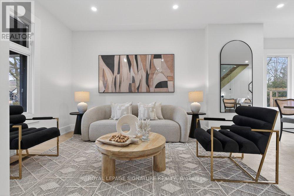 290 Chisholm Avenue, Toronto, Ontario  M4C 4W7 - Photo 9 - E12940538