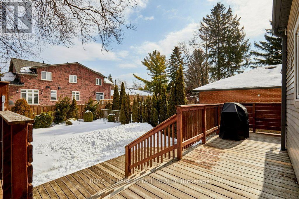 15 Squires Avenue, Toronto, Ontario  M4B 2R2 - Photo 33 - E12940550