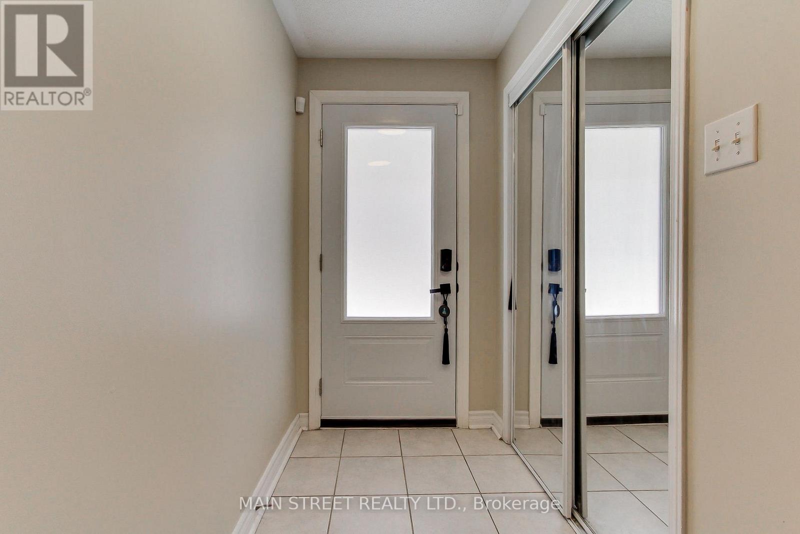 6 Archibald Mews, Toronto, Ontario  M1P 0A4 - Photo 3 - E12940552