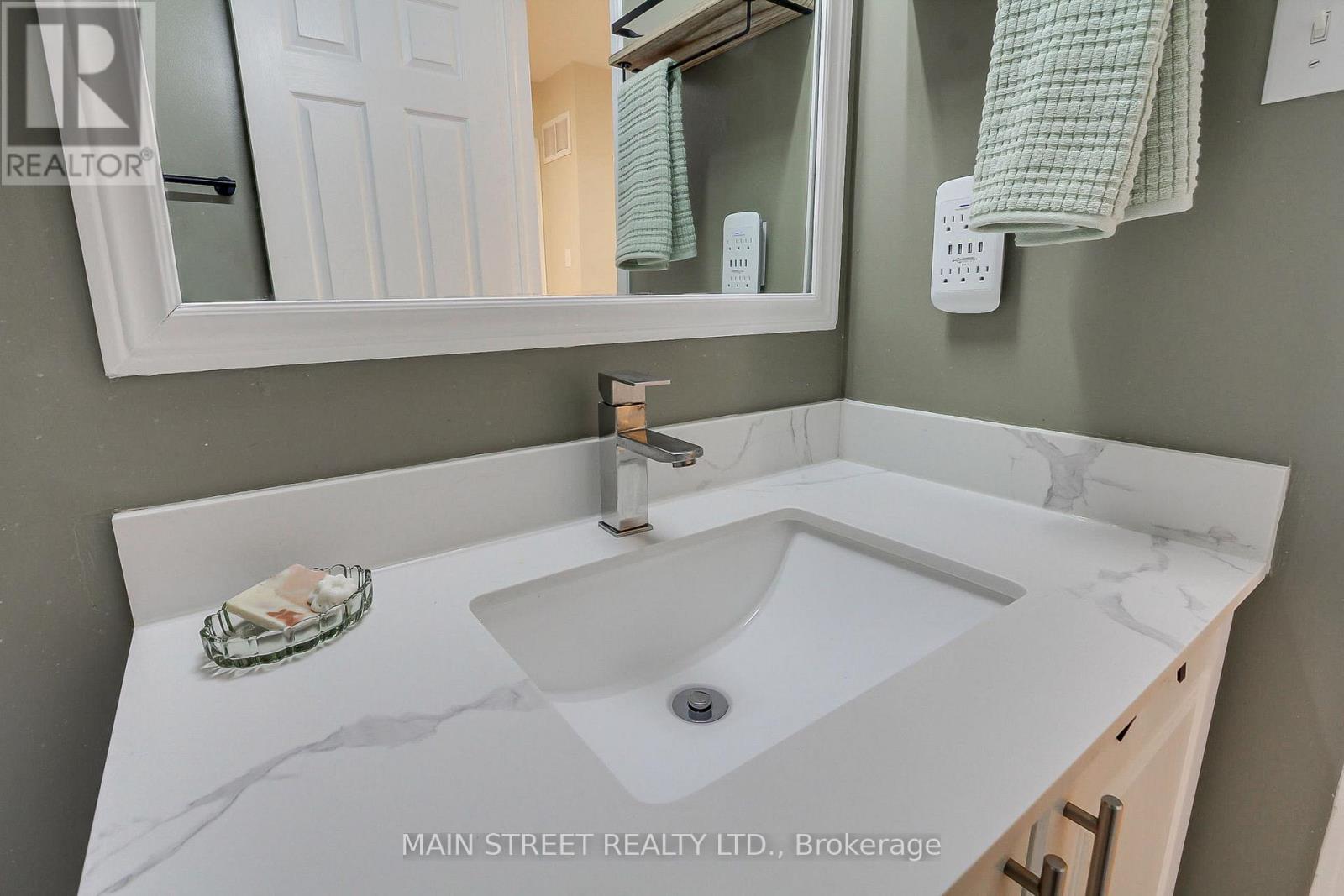 6 Archibald Mews, Toronto, Ontario  M1P 0A4 - Photo 30 - E12940552