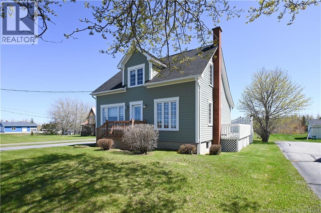 336 Saint-Pierre E. Boulevard, Caraquet, New Brunswick  E1W 1B4 - Photo 5 - NB136238