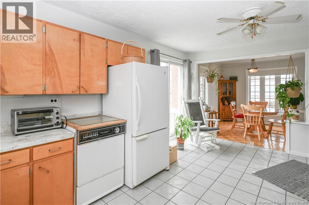 336 Saint-Pierre E. Boulevard, Caraquet, New Brunswick  E1W 1B4 - Photo 11 - NB136238