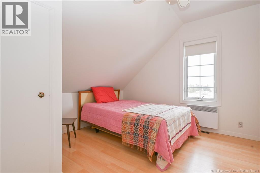 336 Saint-Pierre E. Boulevard, Caraquet, New Brunswick  E1W 1B4 - Photo 28 - NB136238