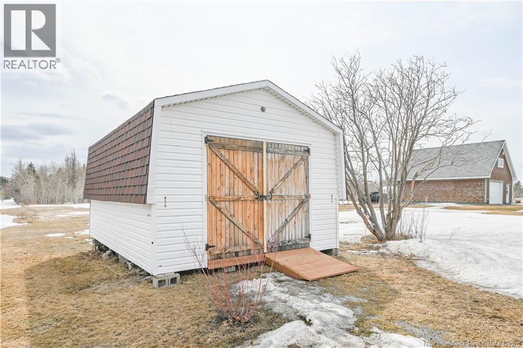 336 Saint-Pierre E. Boulevard, Caraquet, New Brunswick  E1W 1B4 - Photo 33 - NB136238