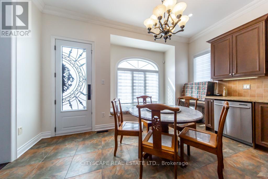 136 Manley Avenue, Whitchurch-Stouffville, Ontario  L4A 0C5 - Photo 15 - N12940594