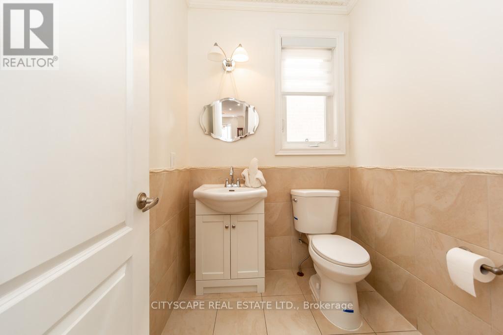 136 Manley Avenue, Whitchurch-Stouffville, Ontario  L4A 0C5 - Photo 21 - N12940594