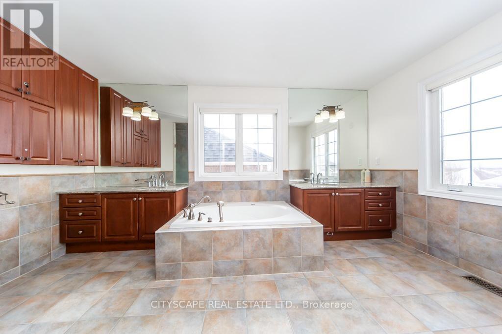 136 Manley Avenue, Whitchurch-Stouffville, Ontario  L4A 0C5 - Photo 25 - N12940594