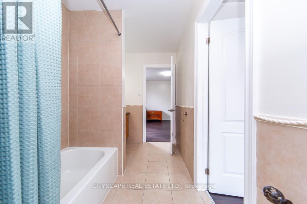 136 Manley Avenue, Whitchurch-Stouffville, Ontario  L4A 0C5 - Photo 36 - N12940594