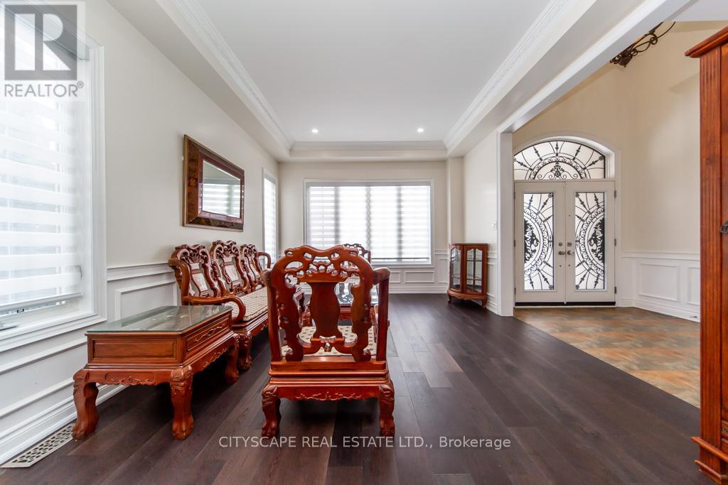 136 Manley Avenue, Whitchurch-Stouffville, Ontario  L4A 0C5 - Photo 4 - N12940594