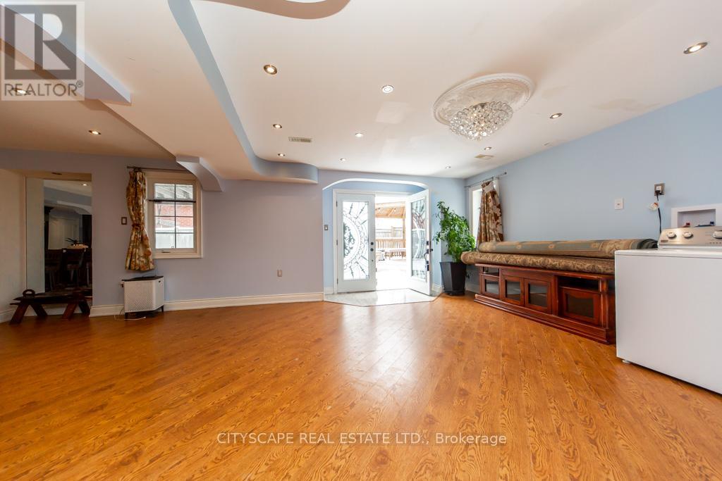 136 Manley Avenue, Whitchurch-Stouffville, Ontario  L4A 0C5 - Photo 41 - N12940594