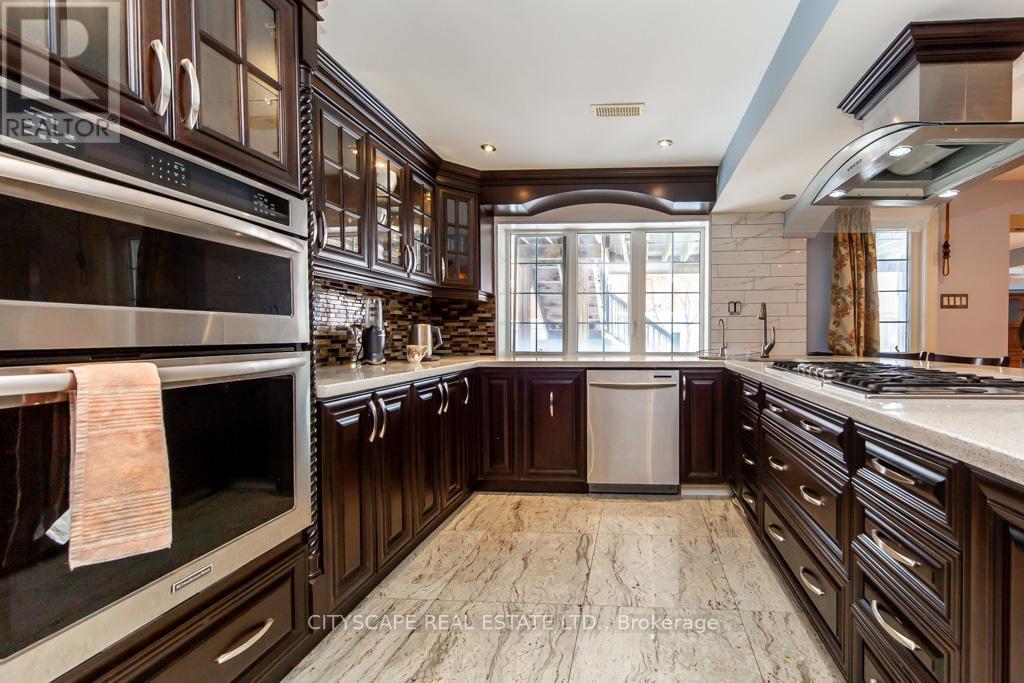 136 Manley Avenue, Whitchurch-Stouffville, Ontario  L4A 0C5 - Photo 43 - N12940594