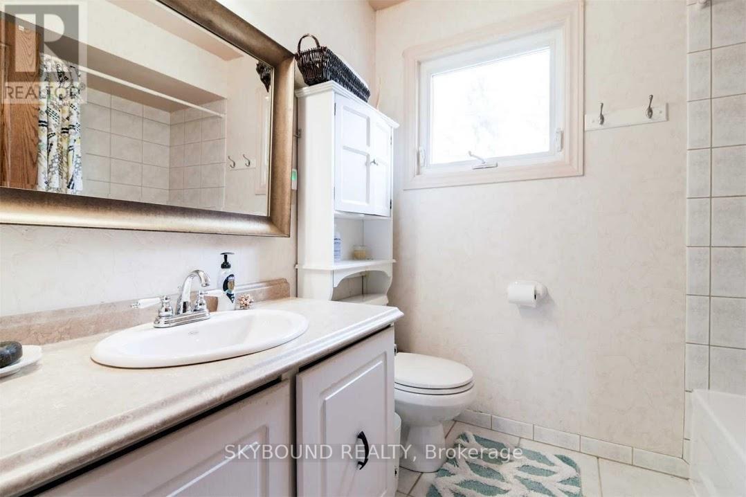 Upper - 7 Mackay Street N, Brampton, Ontario  L6S 2Z9 - Photo 12 - W12603930