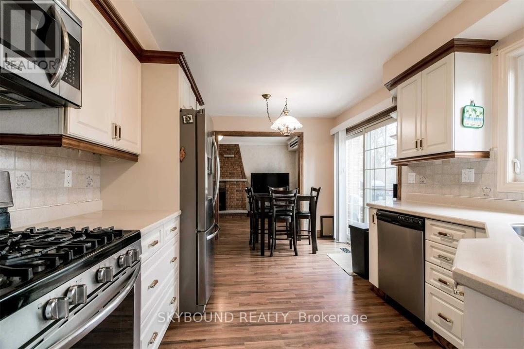 Upper - 7 Mackay Street N, Brampton, Ontario  L6S 2Z9 - Photo 6 - W12603930