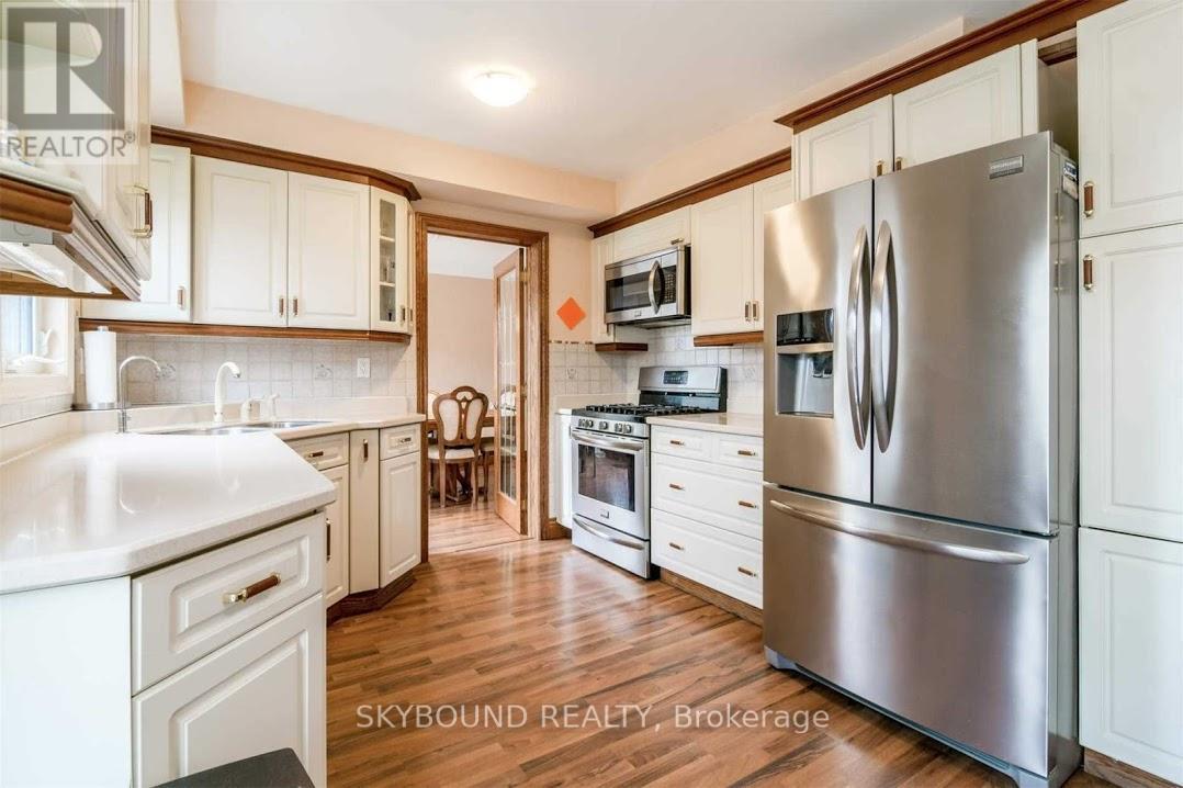 Upper - 7 Mackay Street N, Brampton, Ontario  L6S 2Z9 - Photo 7 - W12603930