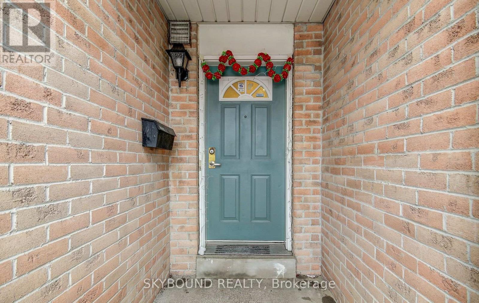 75 - 55 Barondale Drive, Mississauga, Ontario  L4Z 3N8 - Photo 2 - W12689078