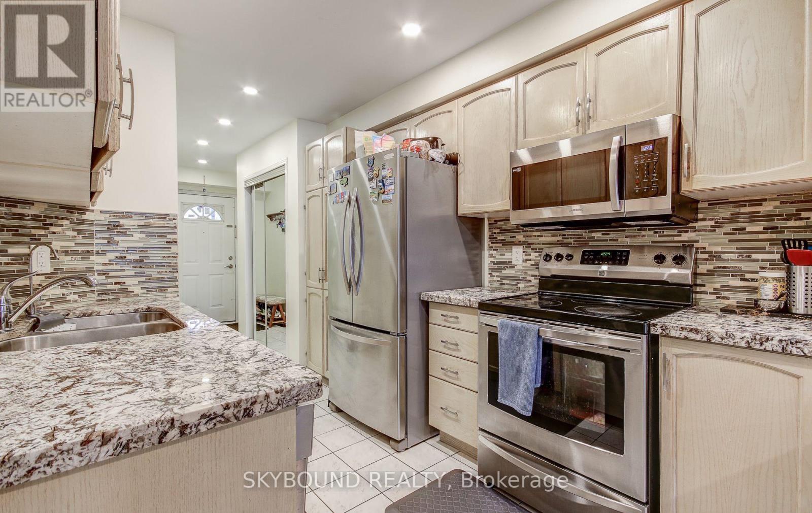 75 - 55 Barondale Drive, Mississauga, Ontario  L4Z 3N8 - Photo 5 - W12689078