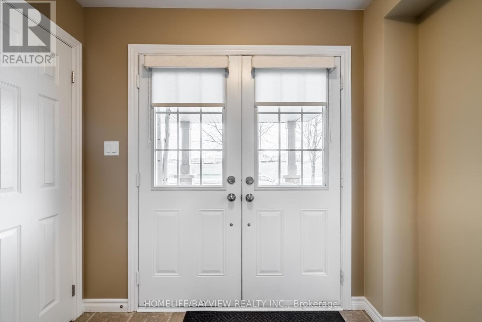 629 Autumnwood Trail, Oshawa, Ontario  L1K 3A9 - Photo 4 - E12884078