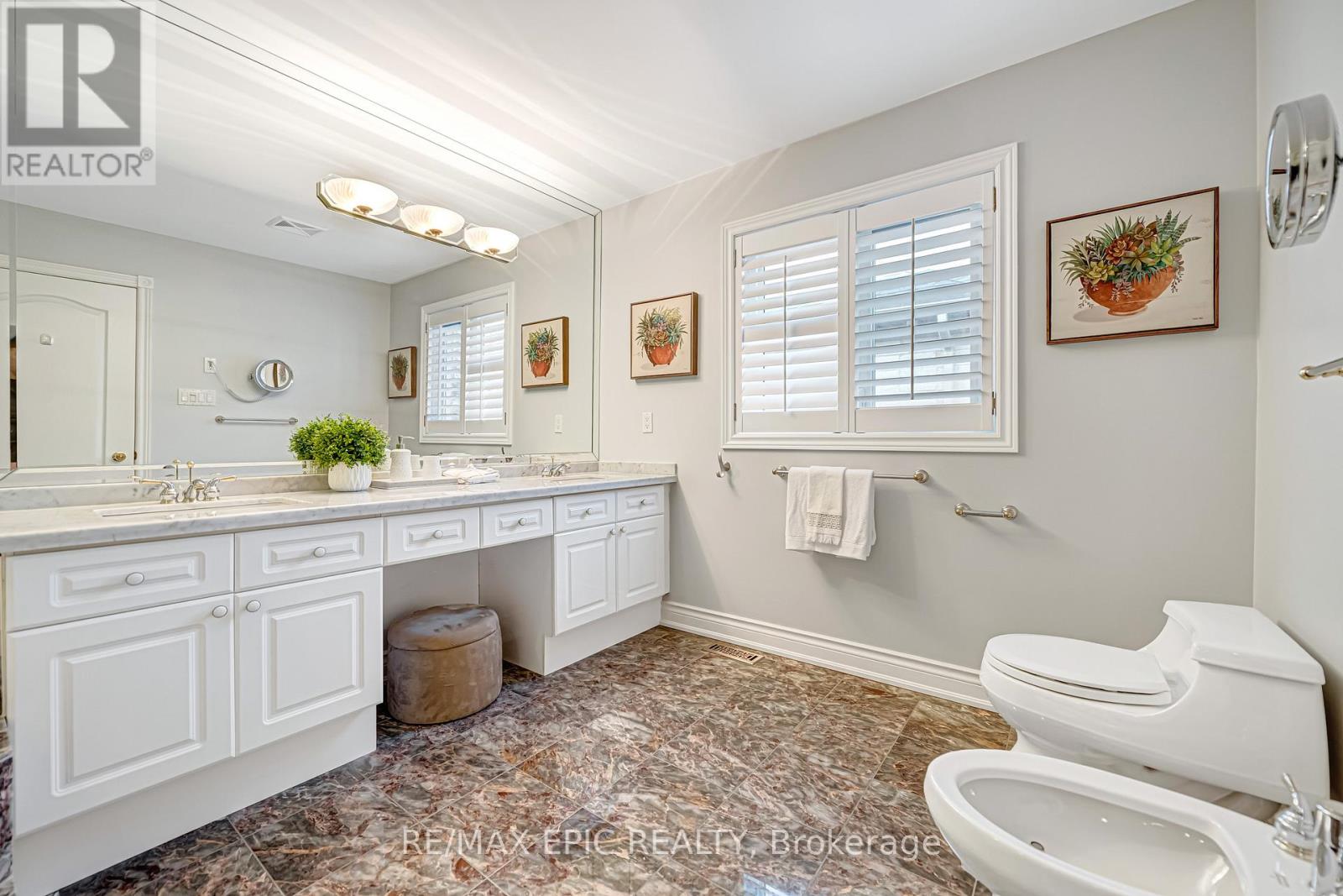 11 Palace Court, Richmond Hill, Ontario  L4B 4C3 - Photo 31 - N12938800