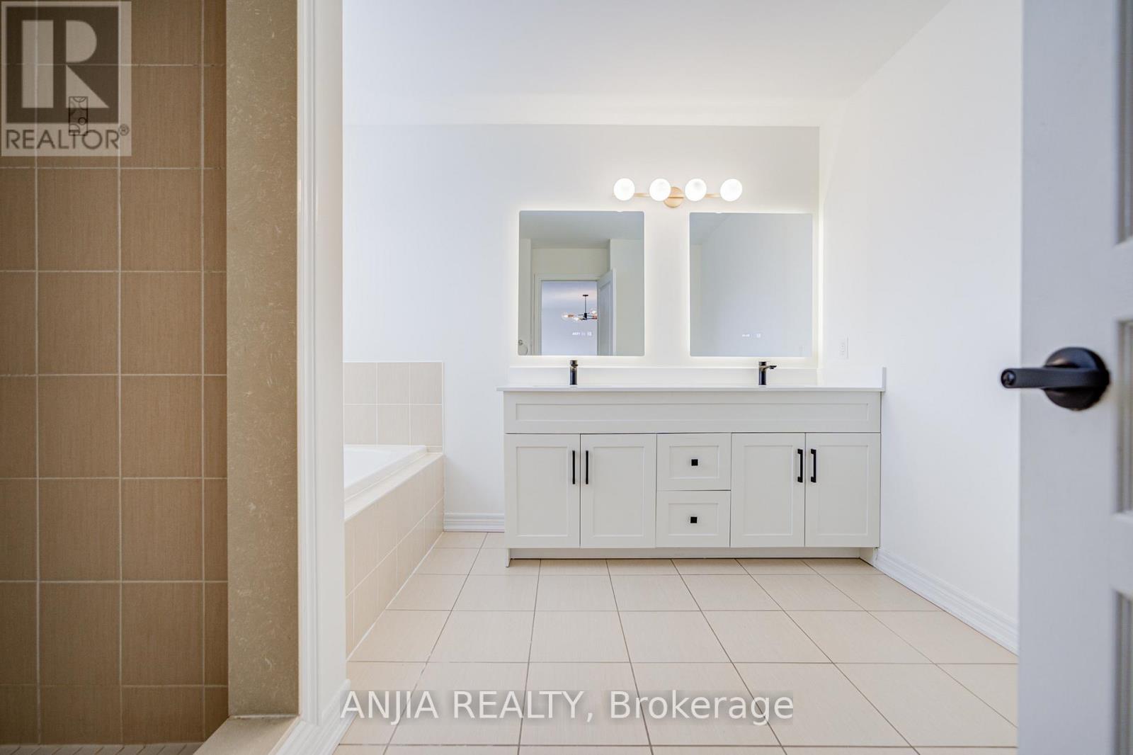 23 Grey Wing Avenue, Georgina, Ontario L4P 0B7 - Photo 21 - N12939186