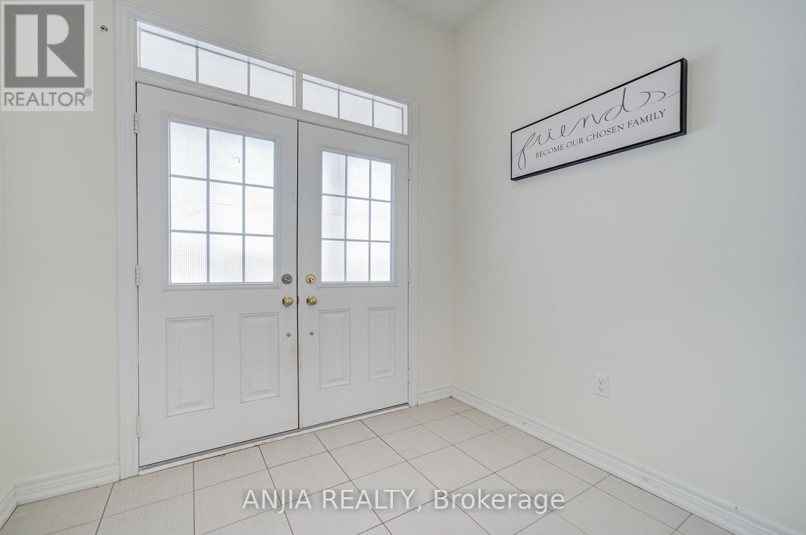 23 Grey Wing Avenue, Georgina, Ontario L4P 0B7 - Photo 3 - N12939186