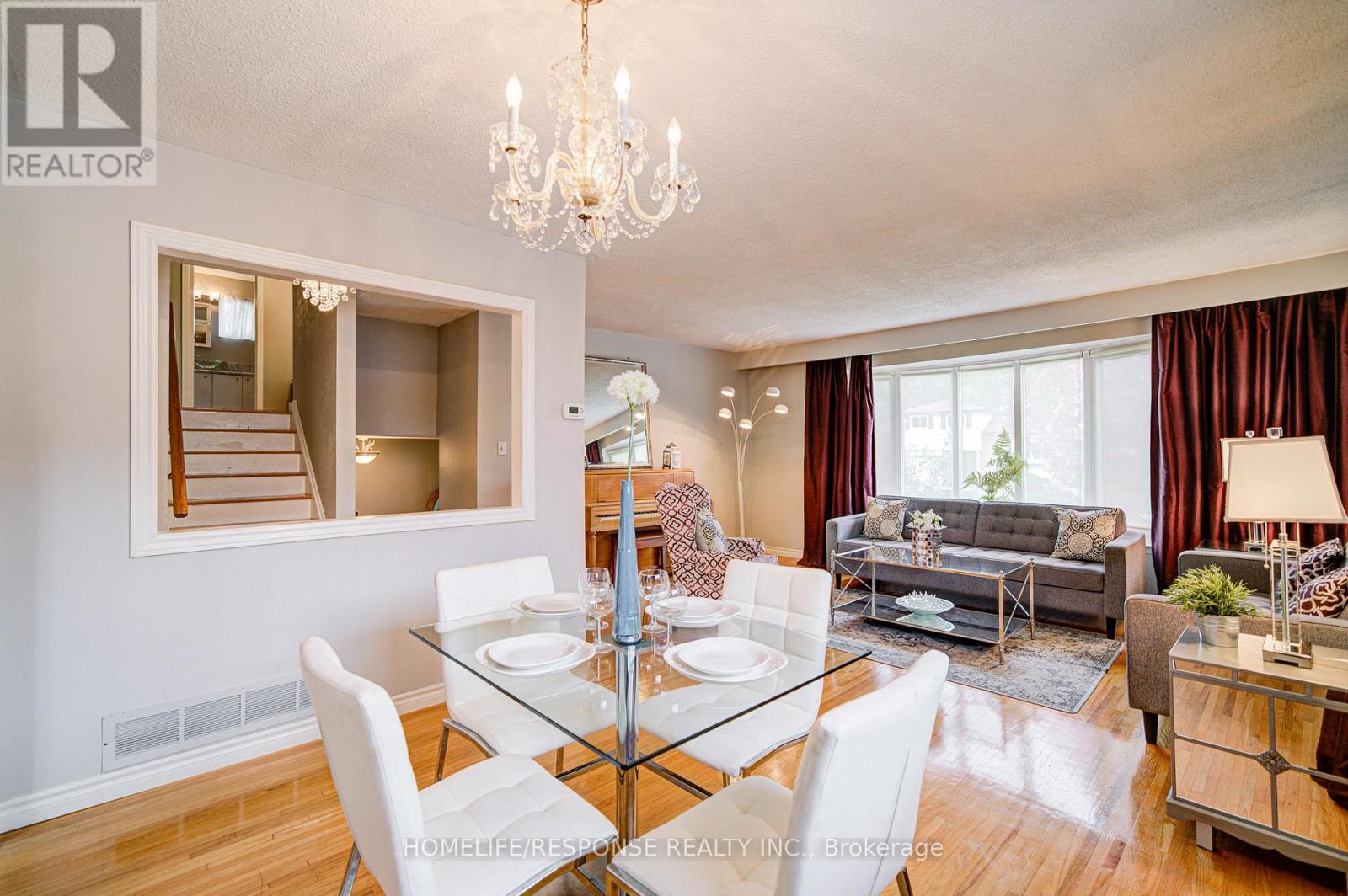 33 Groveland Crescent, Brampton, Ontario  L6S 1L1 - Photo 10 - W12936458