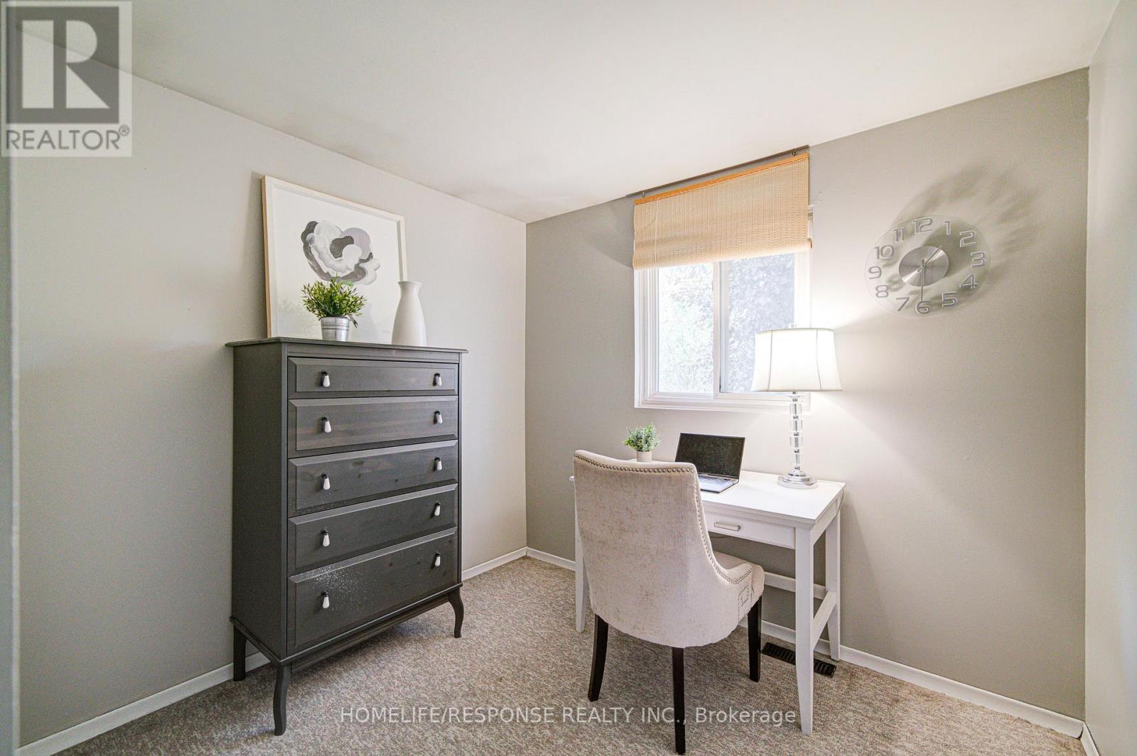 33 Groveland Crescent, Brampton, Ontario  L6S 1L1 - Photo 23 - W12936458