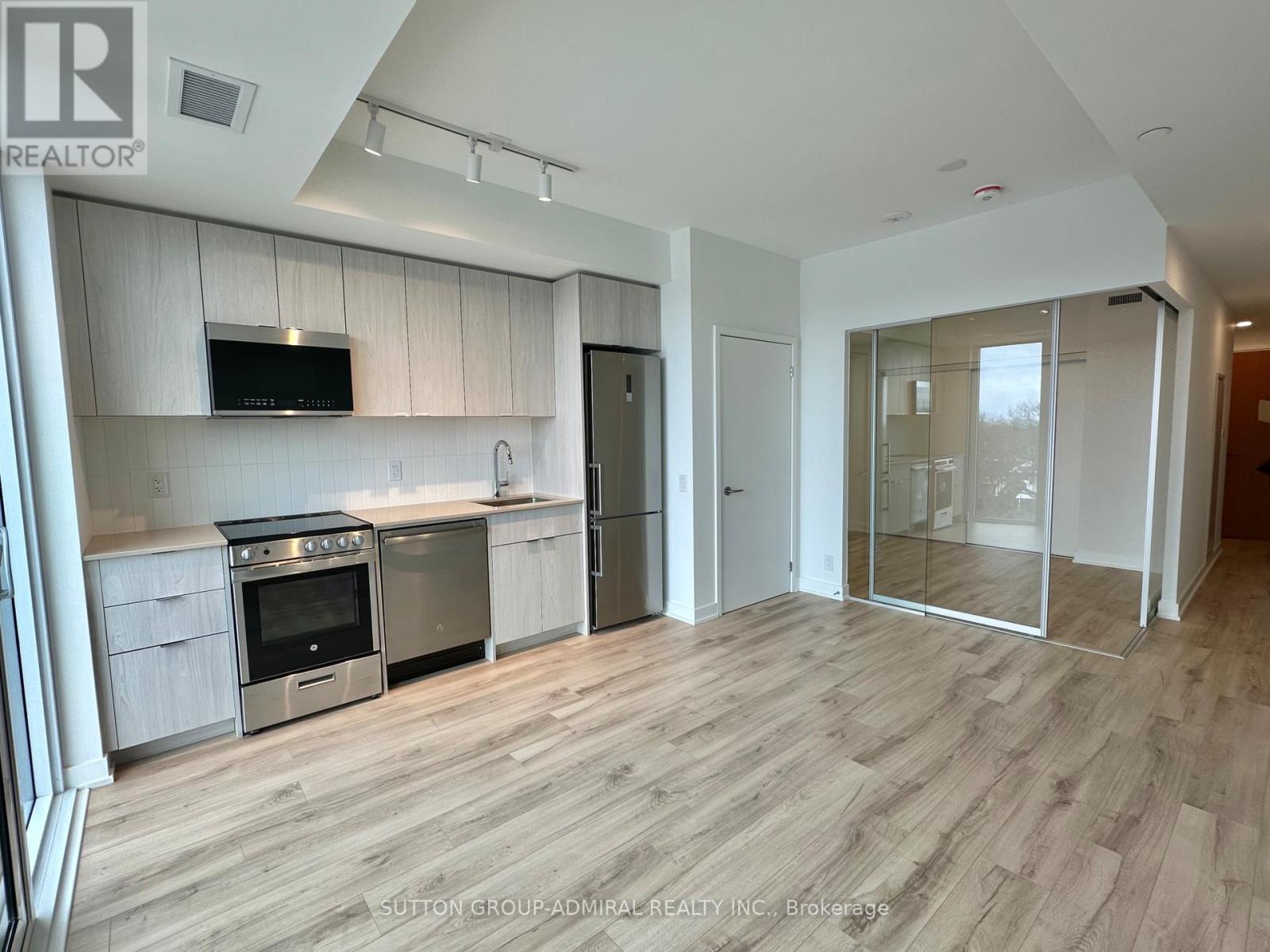 908 - 1660 Bloor Street, Toronto, Ontario  M6P 1A8 - Photo 4 - W12940162