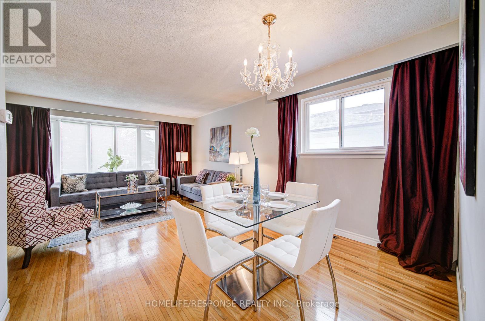 33 Groveland Crescent, Brampton, Ontario  L6S 1L1 - Photo 11 - W12936458