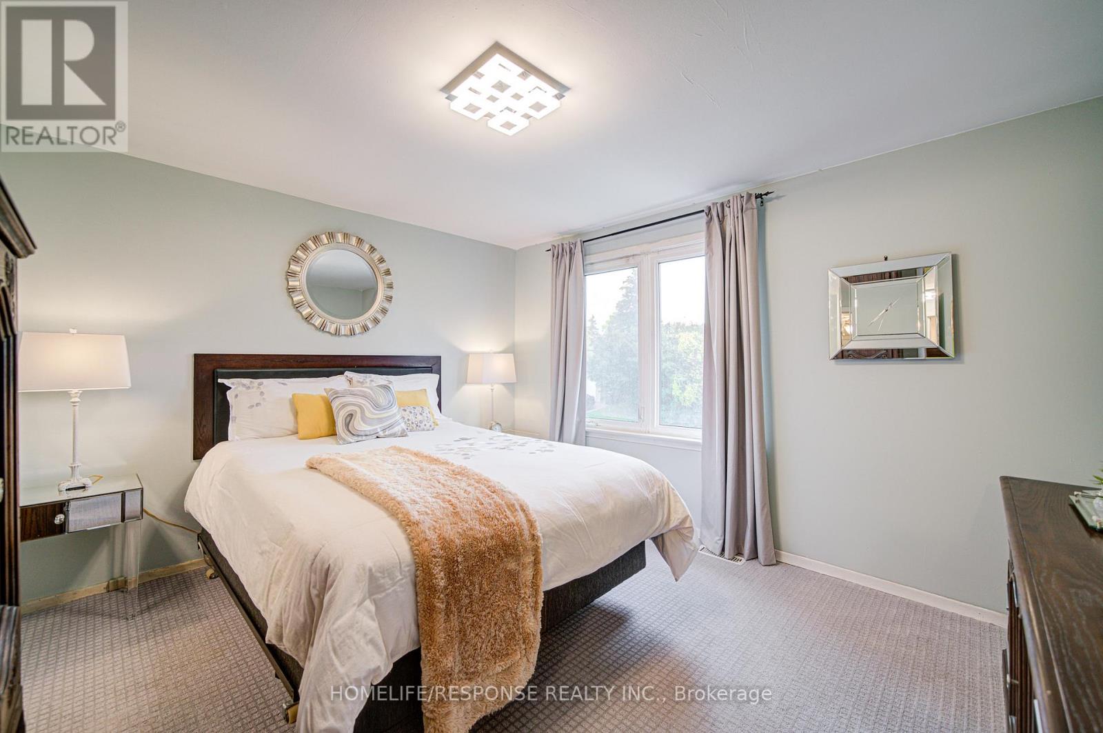 33 Groveland Crescent, Brampton, Ontario  L6S 1L1 - Photo 17 - W12936458