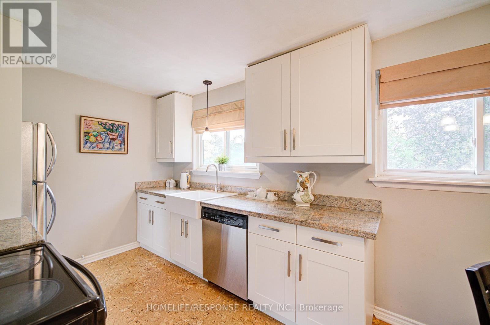 33 Groveland Crescent, Brampton, Ontario  L6S 1L1 - Photo 14 - W12936458