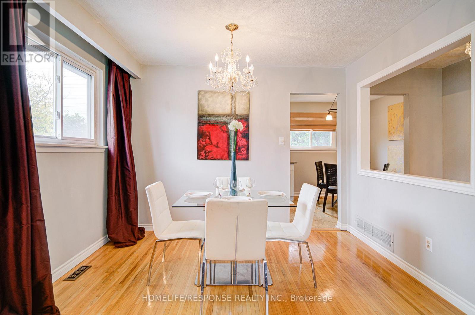 33 Groveland Crescent, Brampton, Ontario  L6S 1L1 - Photo 9 - W12936458