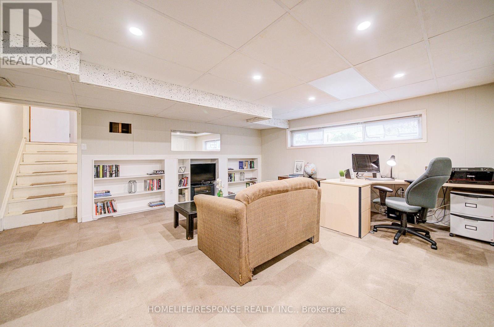 33 Groveland Crescent, Brampton, Ontario  L6S 1L1 - Photo 31 - W12936458