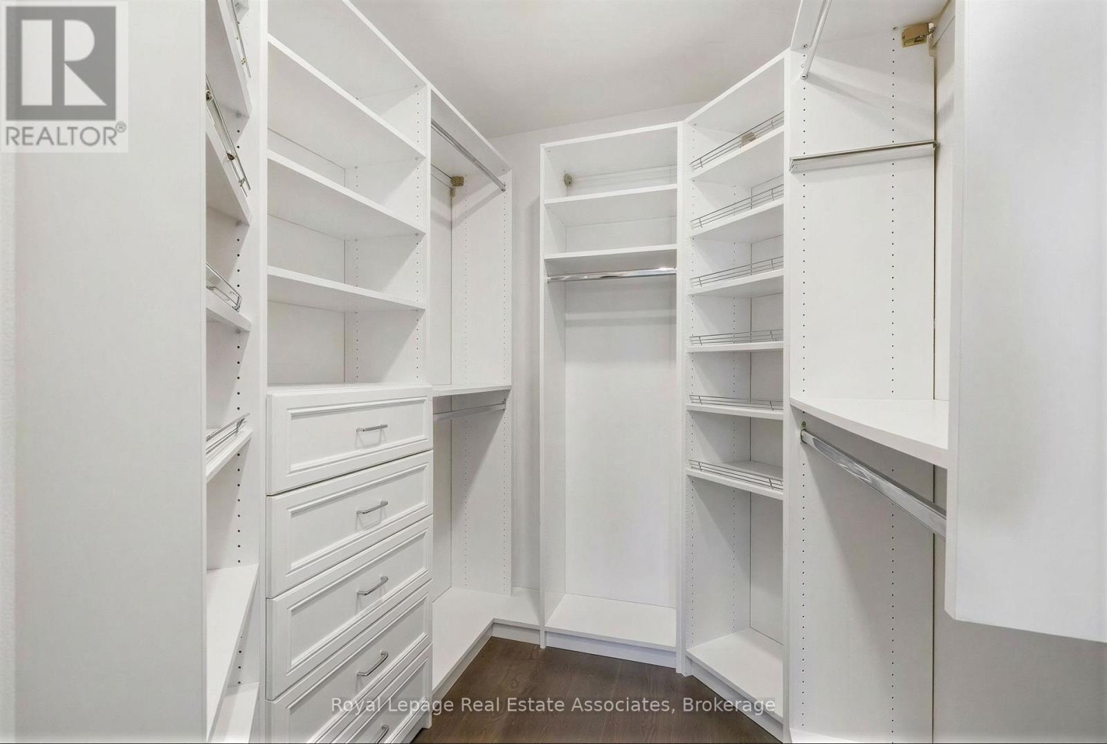 2388 Stone Glen Crescent, Oakville, Ontario  L6M 0C7 - Photo 18 - W12940498