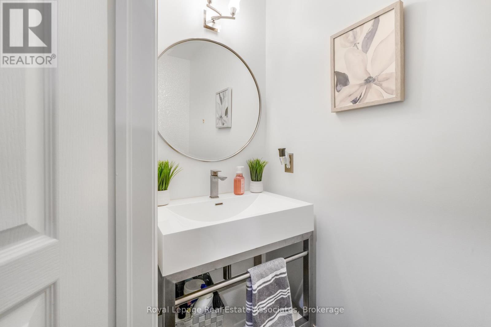 2388 Stone Glen Crescent, Oakville, Ontario  L6M 0C7 - Photo 24 - W12940498