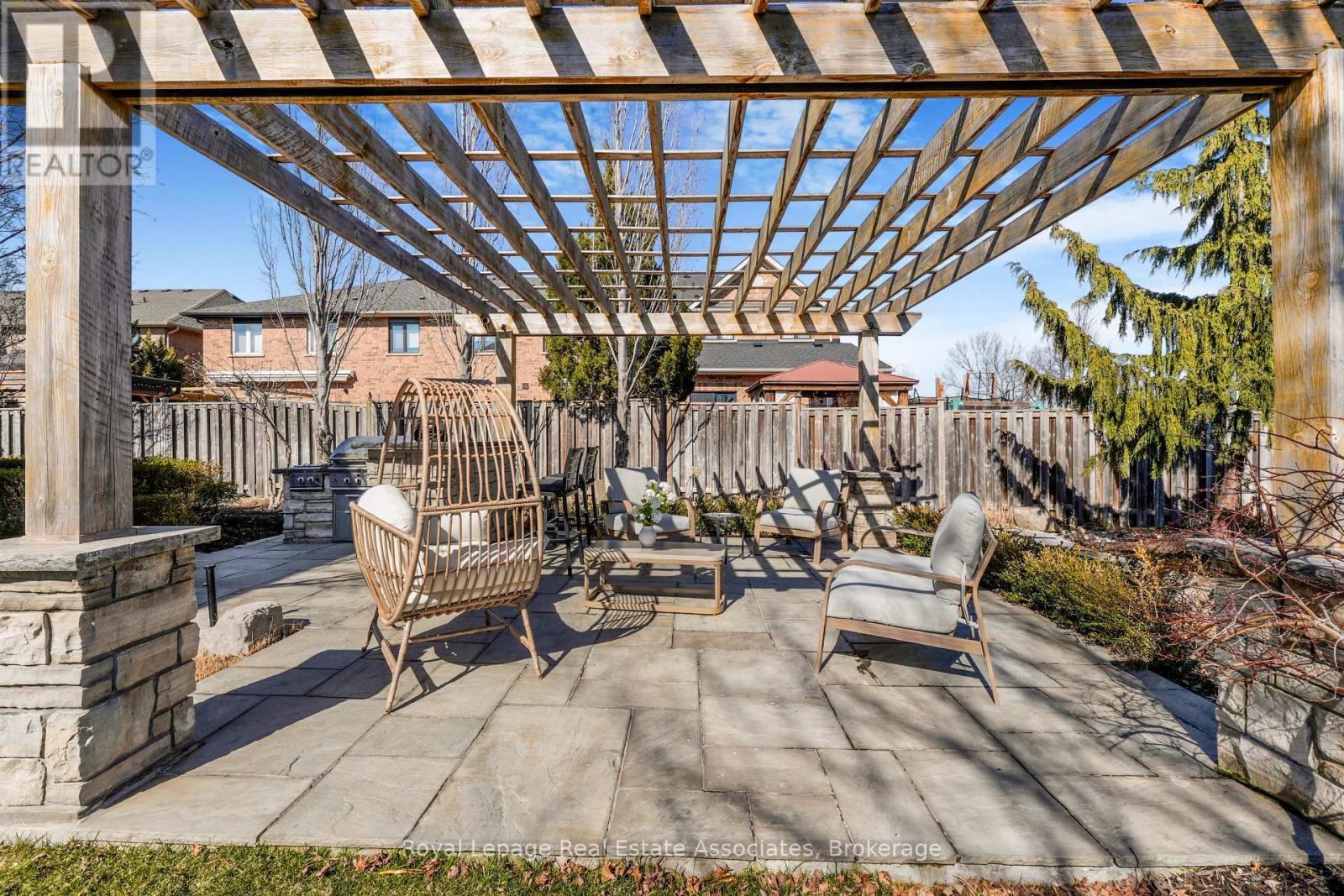 2388 Stone Glen Crescent, Oakville, Ontario  L6M 0C7 - Photo 33 - W12940498