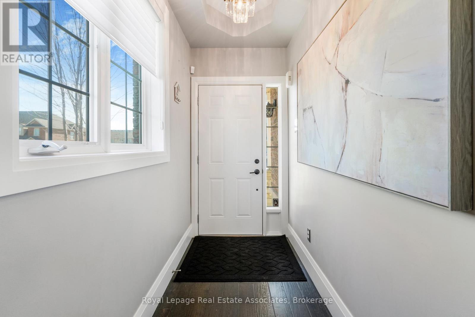 2388 Stone Glen Crescent, Oakville, Ontario  L6M 0C7 - Photo 4 - W12940498