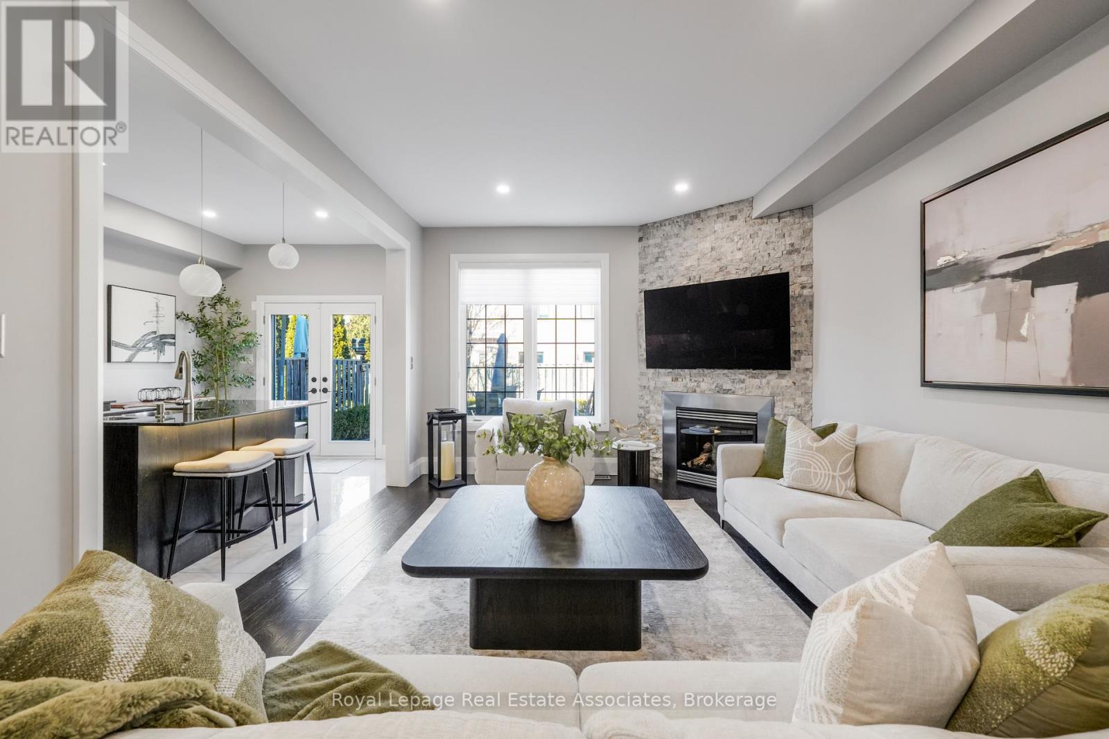 2388 Stone Glen Crescent, Oakville, Ontario  L6M 0C7 - Photo 6 - W12940498