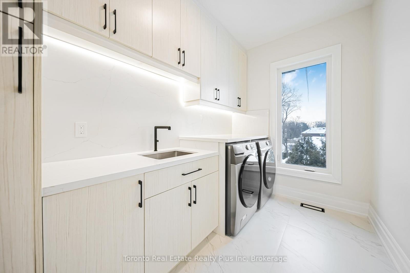 25 Cronin Drive, Toronto, Ontario  M9B 4T7 - Photo 24 - W12940514