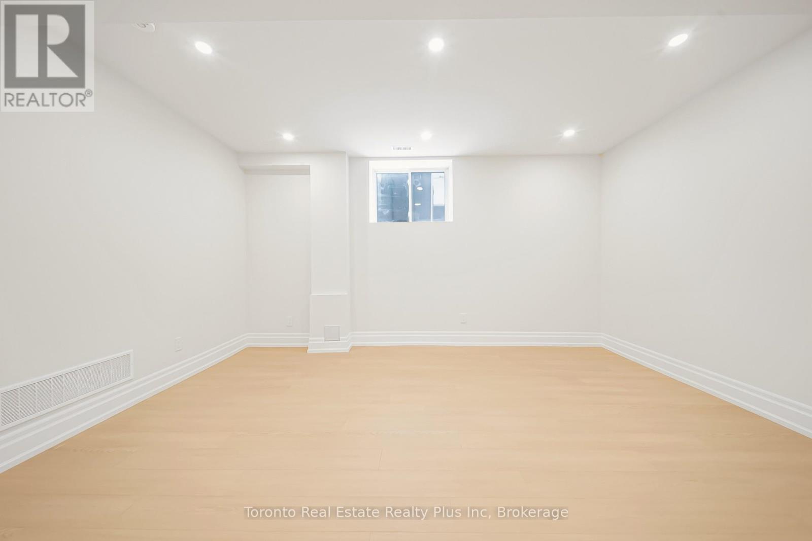 25 Cronin Drive, Toronto, Ontario  M9B 4T7 - Photo 38 - W12940514