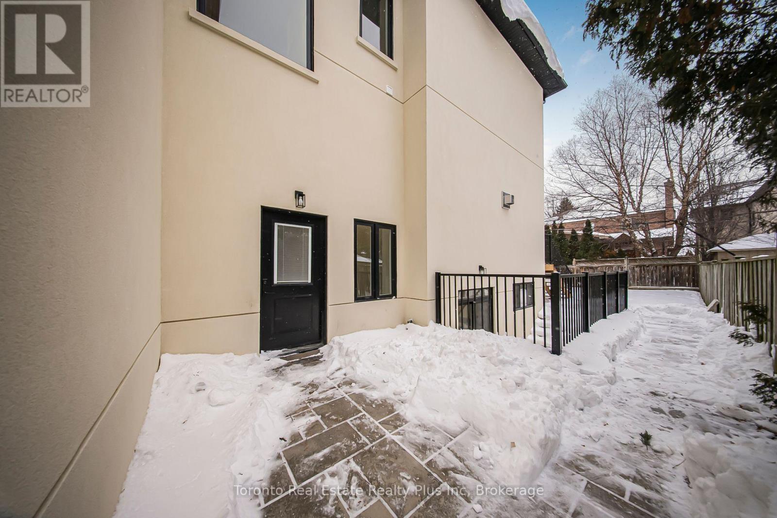 25 Cronin Drive, Toronto, Ontario  M9B 4T7 - Photo 45 - W12940514