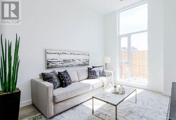 A0336 - 125 Bronte Road, Oakville, Ontario  L6L 3C1 - Photo 9 - W12940528